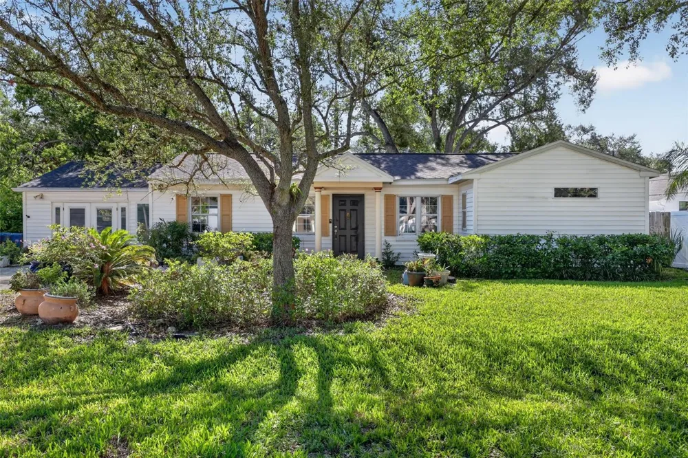 4204 S RENELLIE DRIVE Tampa, FL 33611