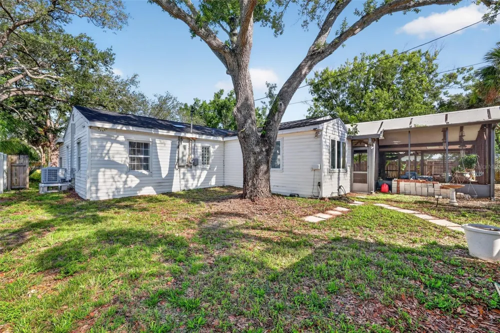 4204 S RENELLIE DRIVE Tampa, FL 33611