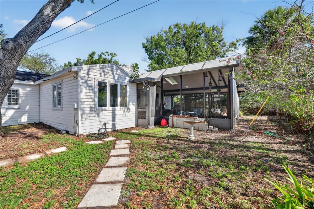 4204 S RENELLIE DRIVE Tampa, FL 33611