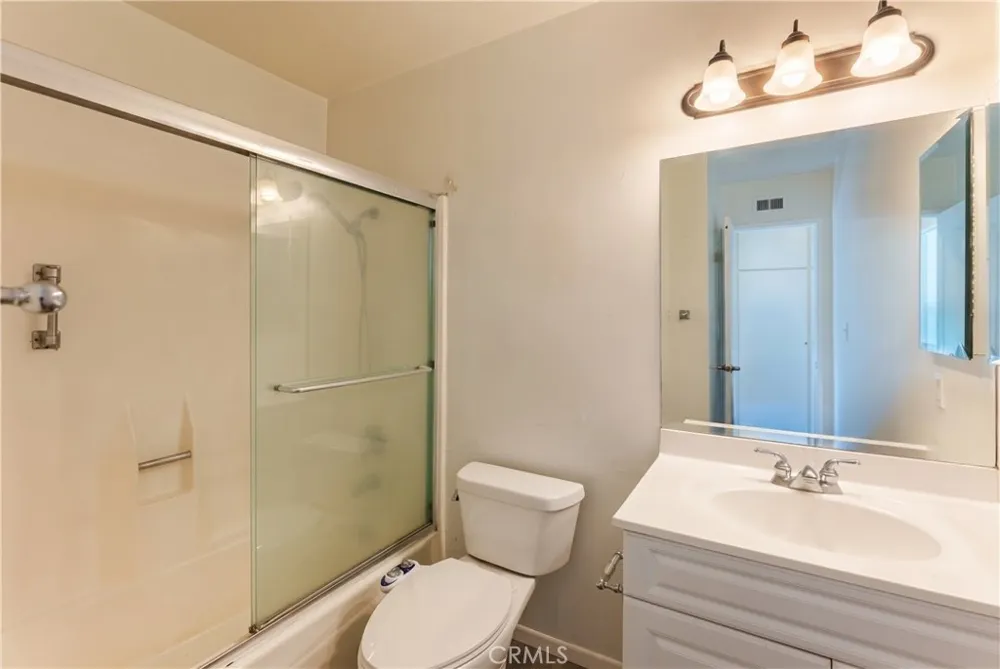 19111 Hamlin Reseda, CA 91335