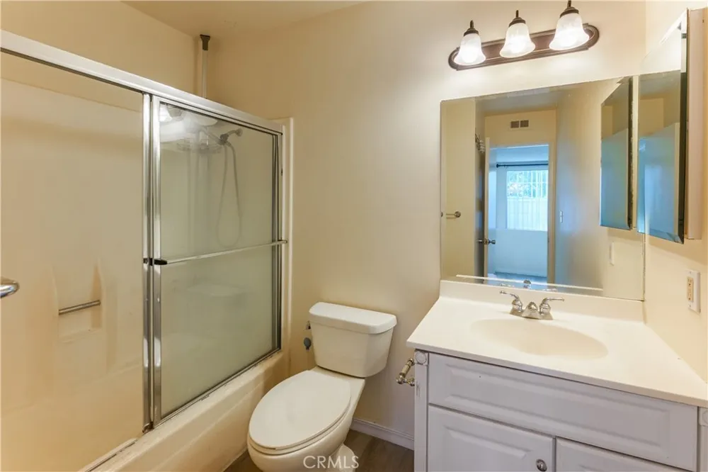 19111 Hamlin Reseda, CA 91335