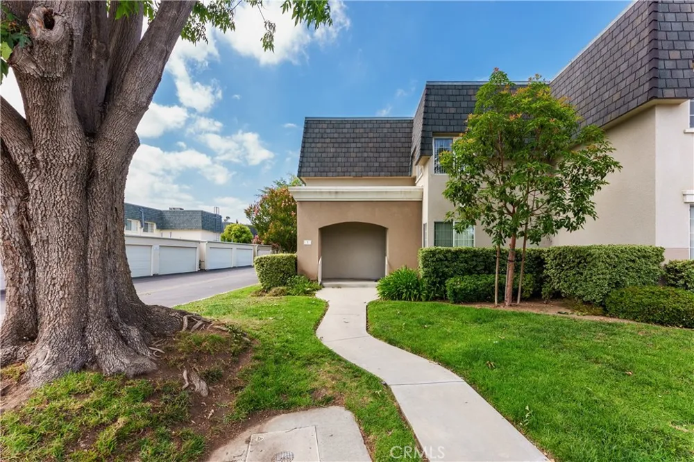 19111 Hamlin Reseda, CA 91335