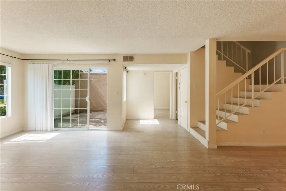 19111 Hamlin Reseda, CA 91335