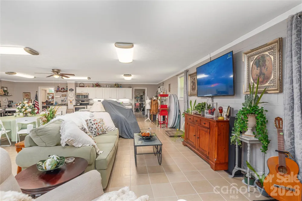 702 Love Joy Road Canton, NC 28716