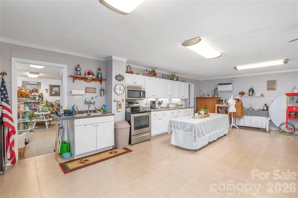 702 Love Joy Road Canton, NC 28716