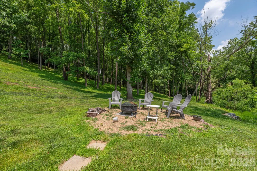 702 Love Joy Road Canton, NC 28716