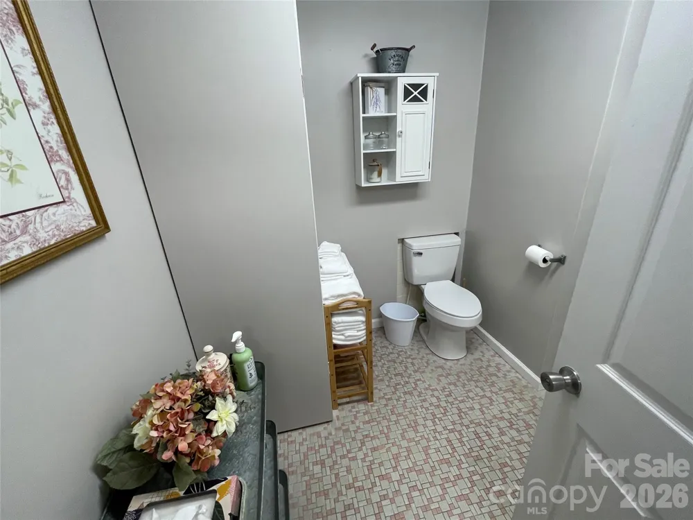 702 Love Joy Road Canton, NC 28716