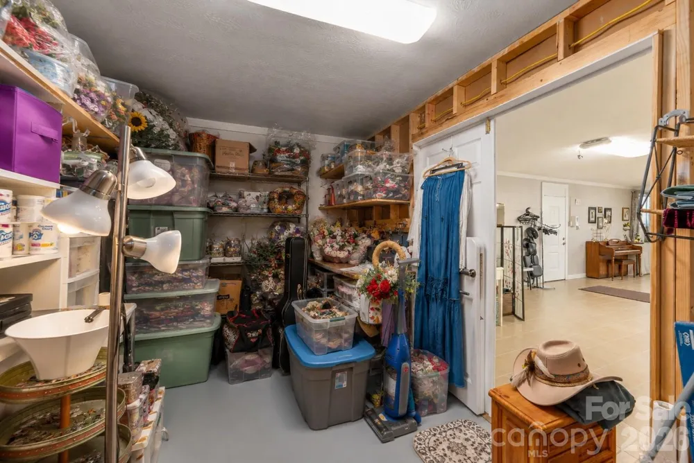 702 Love Joy Road Canton, NC 28716