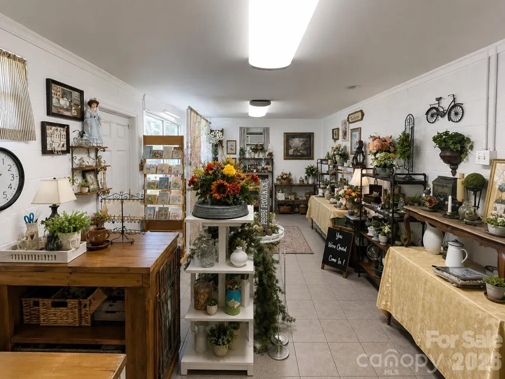 702 Love Joy Road Canton, NC 28716