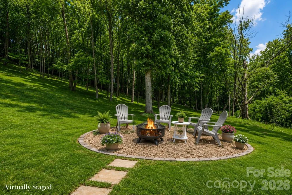 702 Love Joy Road Canton, NC 28716