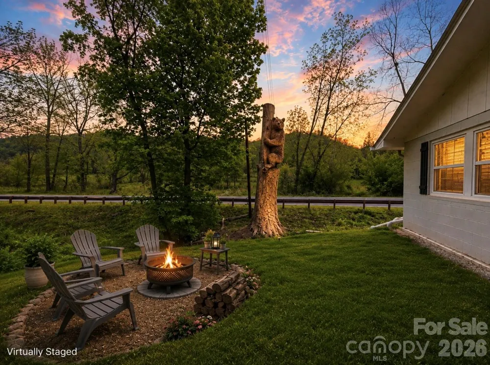 702 Love Joy Road Canton, NC 28716