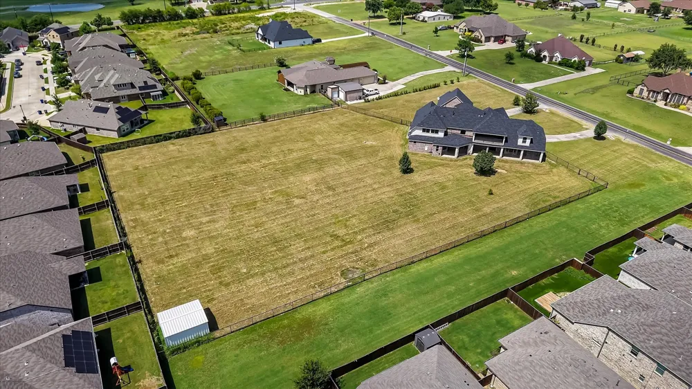 9770 County Road 483 Lavon, TX 75166