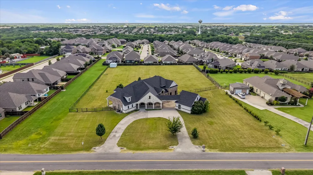 9770 County Road 483 Lavon, TX 75166