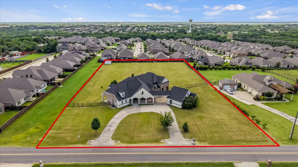 9770 County Road 483 Lavon, TX 75166