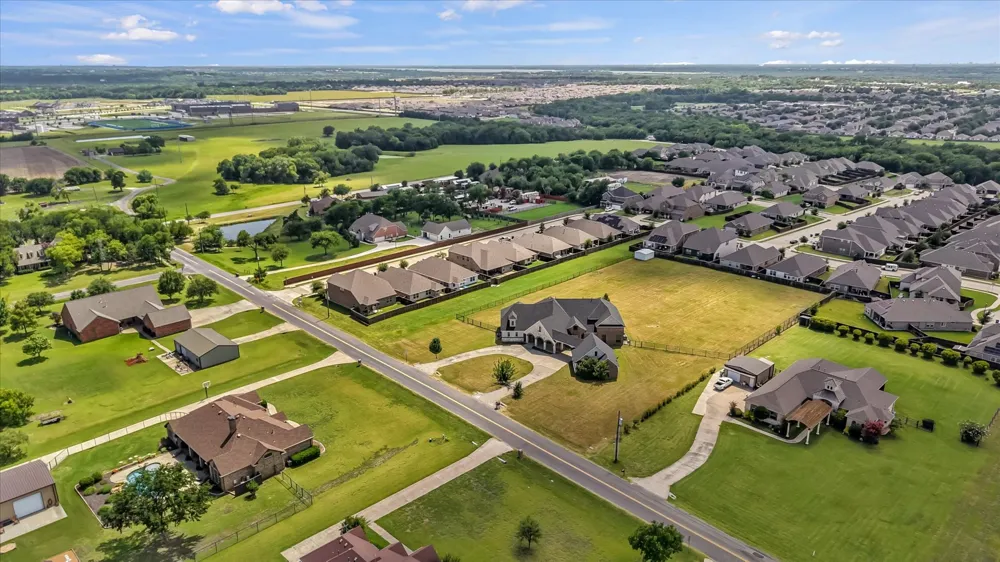 9770 County Road 483 Lavon, TX 75166