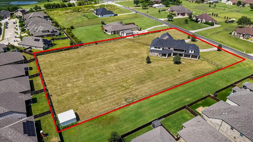 9770 County Road 483 Lavon, TX 75166