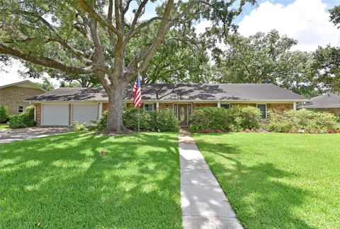 1901 Laurel Oaks Drive