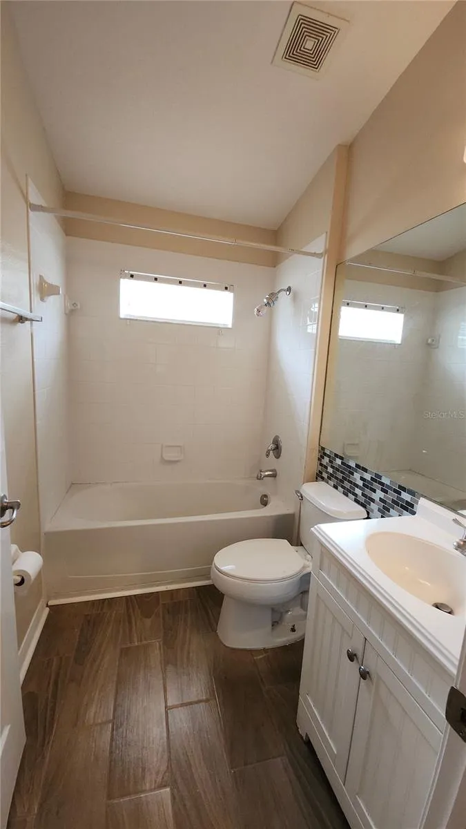 7955 CARRIAGE POINTE DRIVE Gibsonton, FL 33534