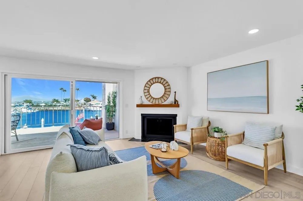 38 Antigua Court Coronado, CA 92118