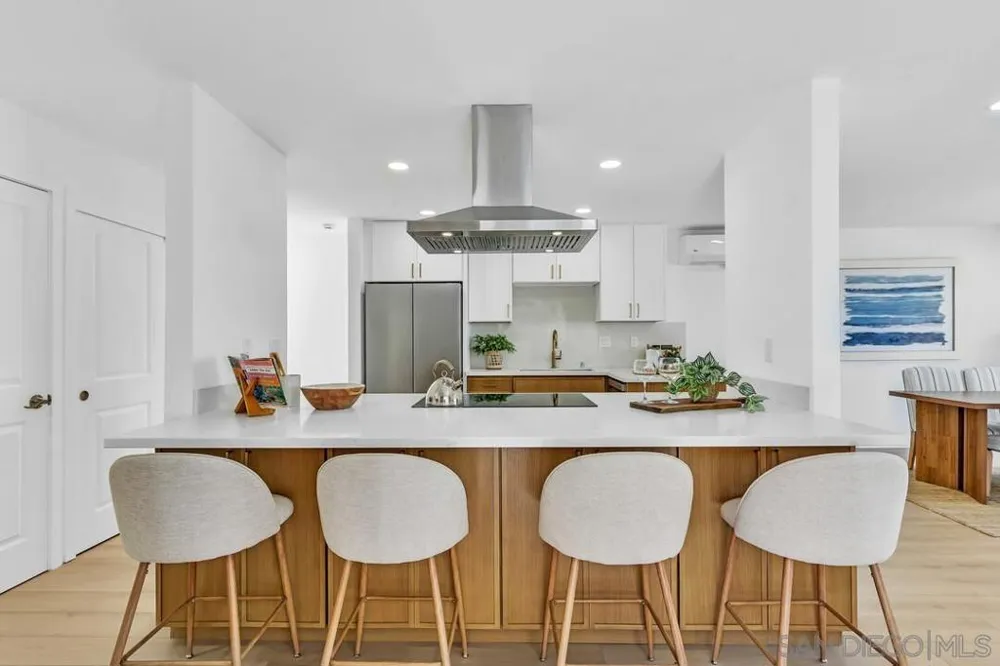 38 Antigua Court Coronado, CA 92118