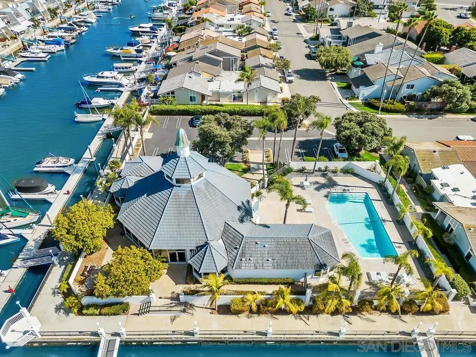 38 Antigua Court Coronado, CA 92118