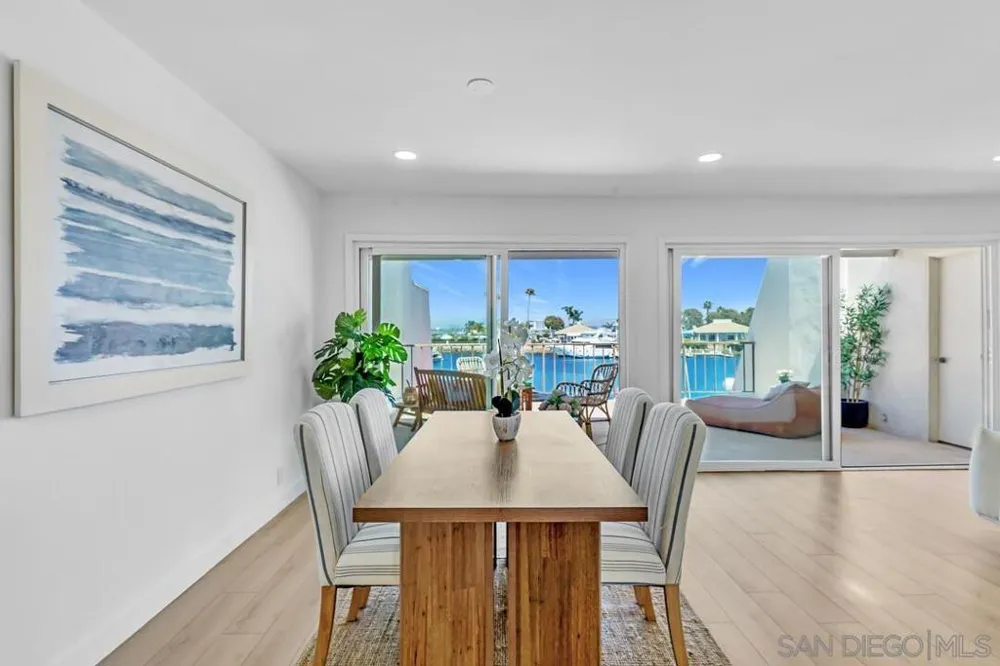38 Antigua Court Coronado, CA 92118