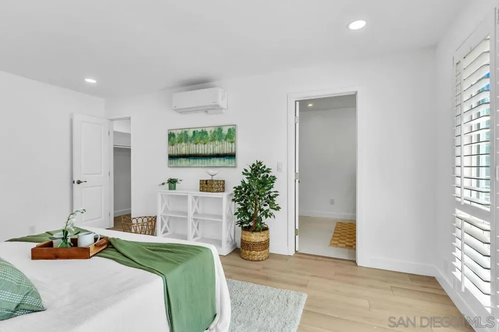 38 Antigua Court Coronado, CA 92118