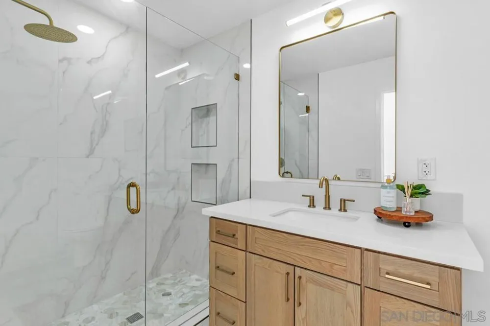 38 Antigua Court Coronado, CA 92118