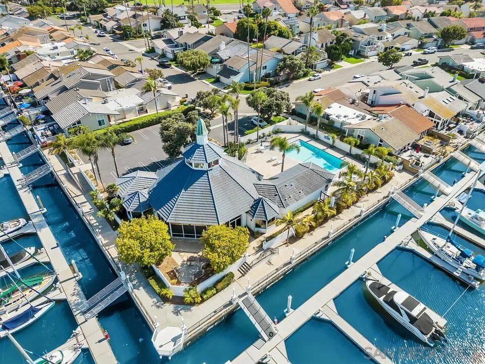 38 Antigua Court Coronado, CA 92118