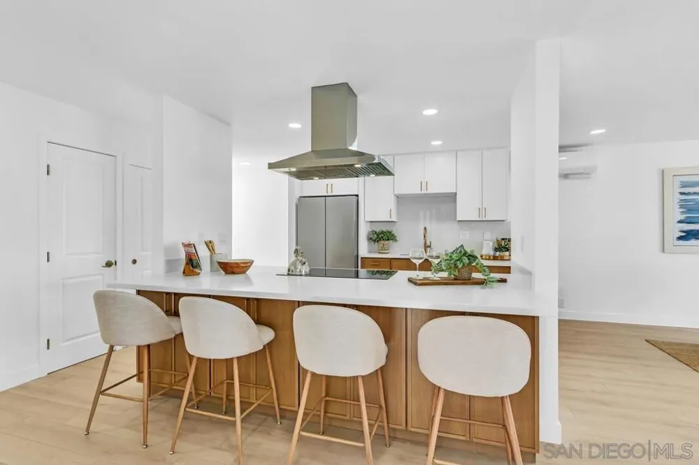 38 Antigua Court Coronado, CA 92118