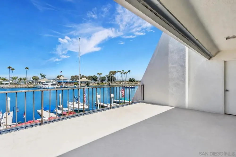 38 Antigua Court Coronado, CA 92118