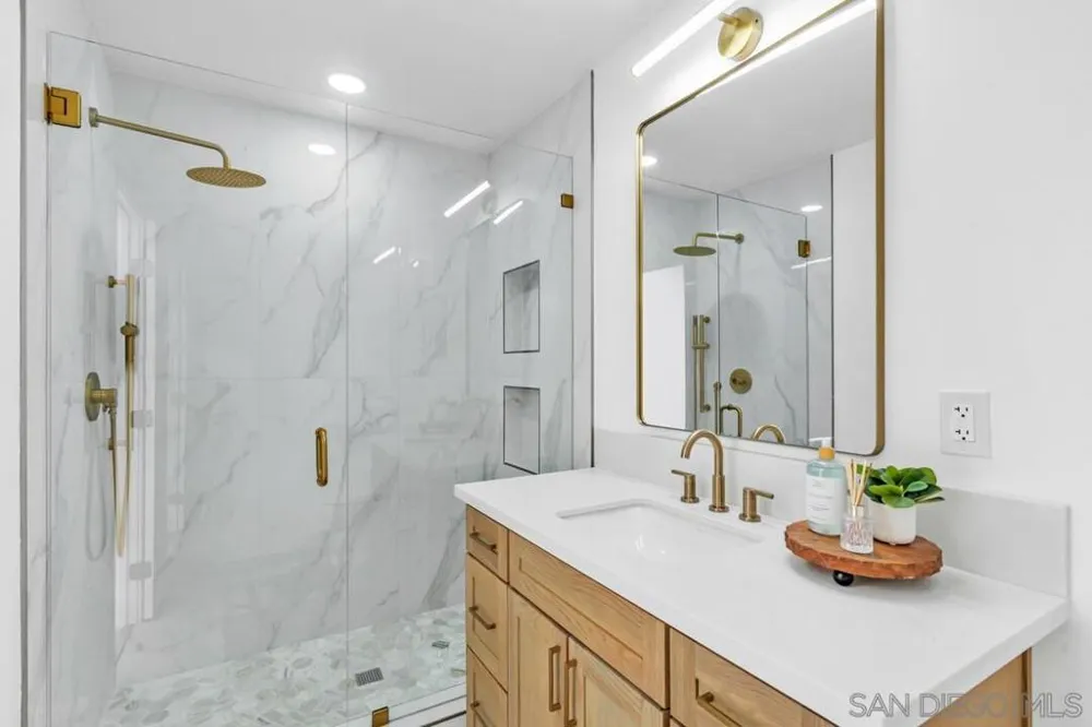 38 Antigua Court Coronado, CA 92118