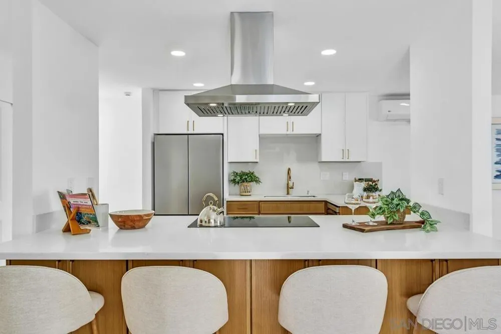 38 Antigua Court Coronado, CA 92118