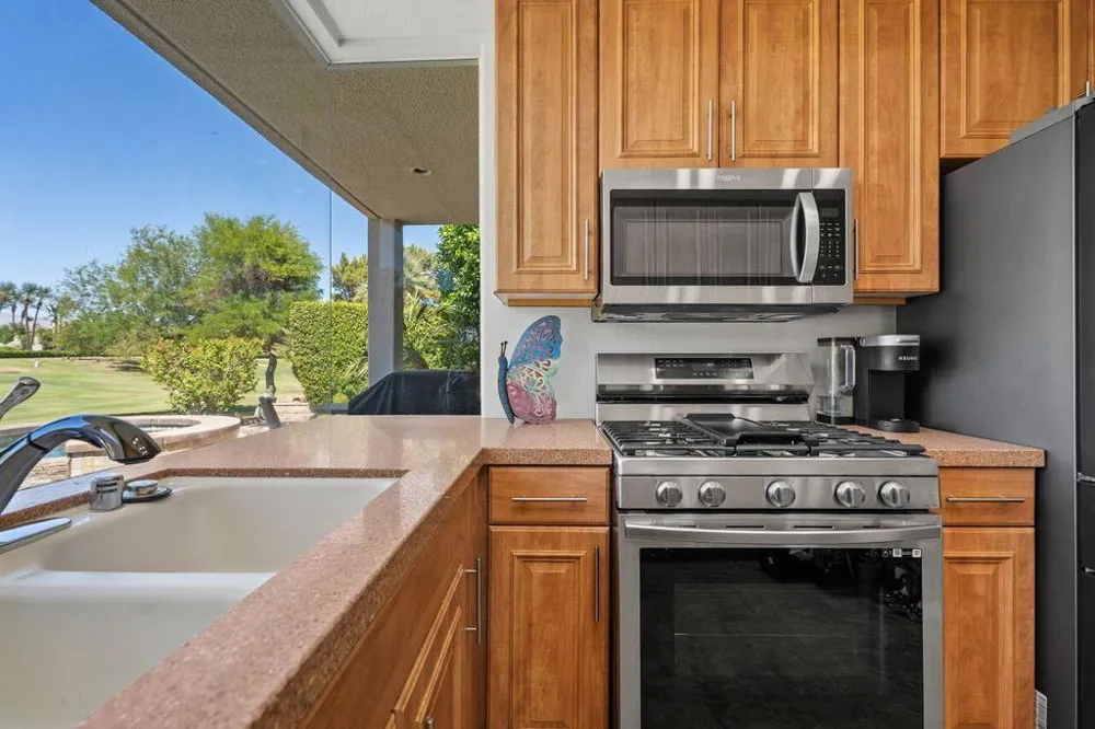 48 Pebble Beach Drive Rancho Mirage, CA 92270