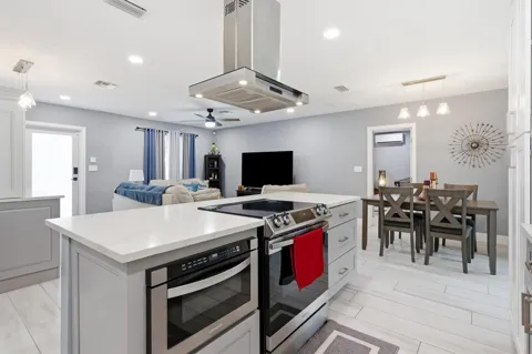 141 SE 8th Street