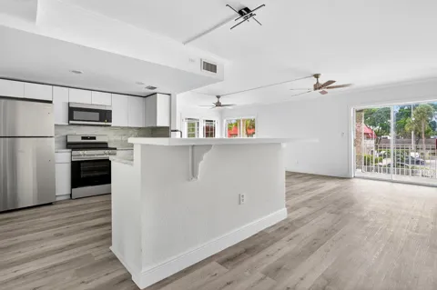 495 SE 8th Street #242