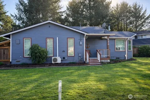 329 Sextans Avenue SW