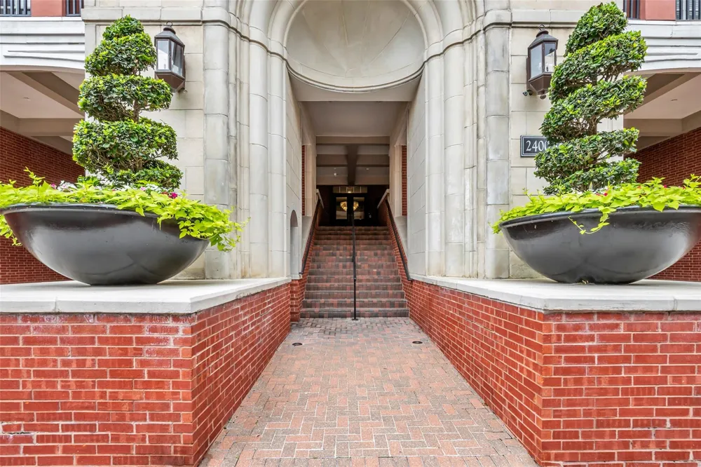 2400 Mccue Road #240 Houston, TX 77056