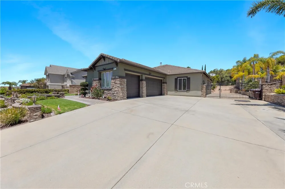 239 Oldenburg Norco, CA 92860
