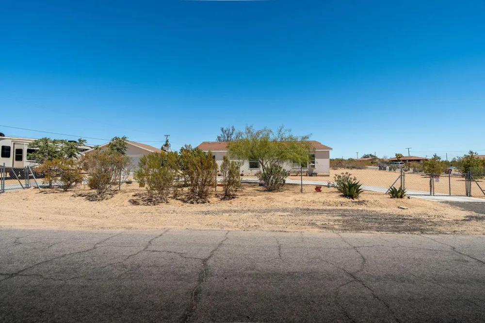 4634 Avenida La Manana Joshua Tree, CA 92252