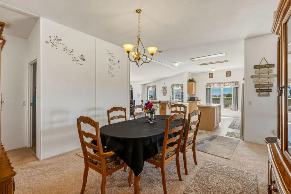 4634 Avenida La Manana Joshua Tree, CA 92252