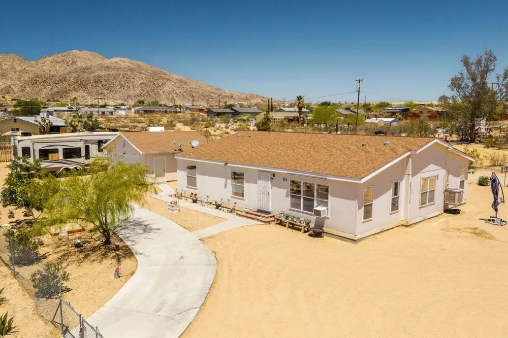 4634 Avenida La Manana Joshua Tree, CA 92252