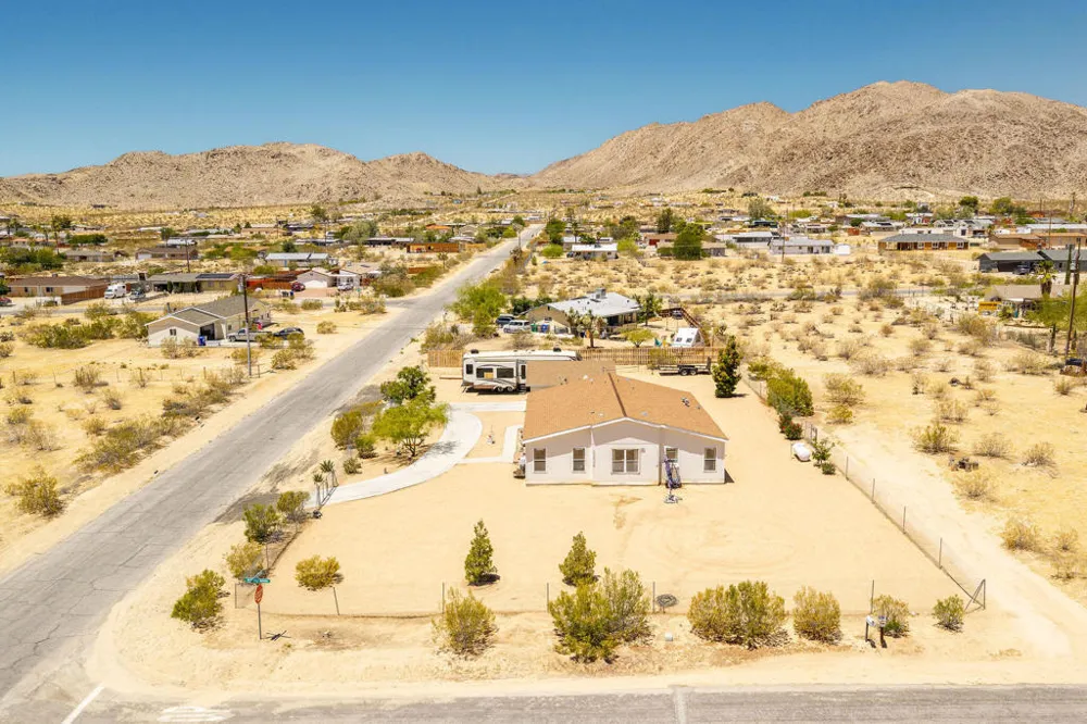 4634 Avenida La Manana Joshua Tree, CA 92252