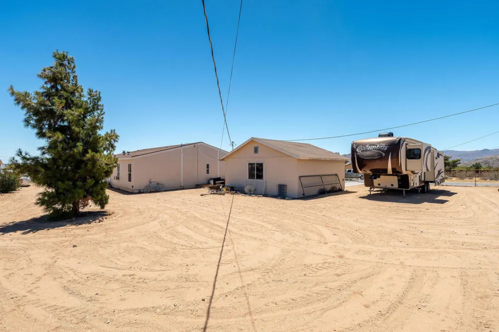 4634 Avenida La Manana Joshua Tree, CA 92252