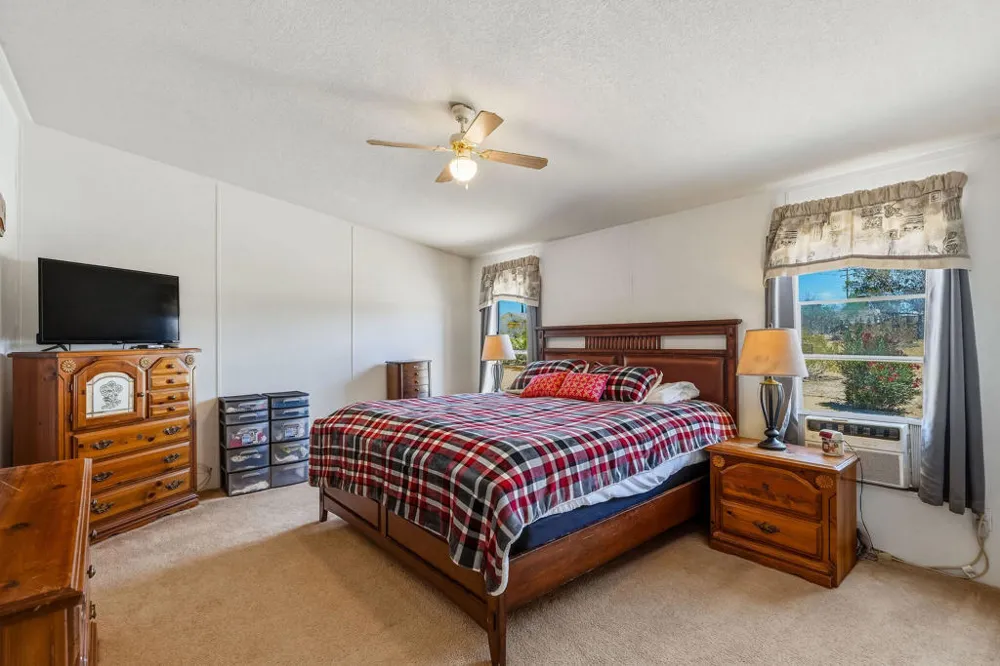 4634 Avenida La Manana Joshua Tree, CA 92252