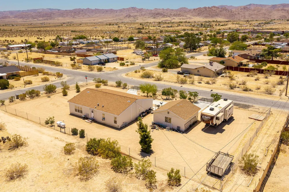 4634 Avenida La Manana Joshua Tree, CA 92252