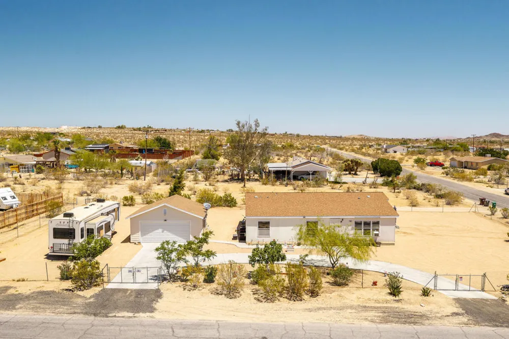 4634 Avenida La Manana Joshua Tree, CA 92252