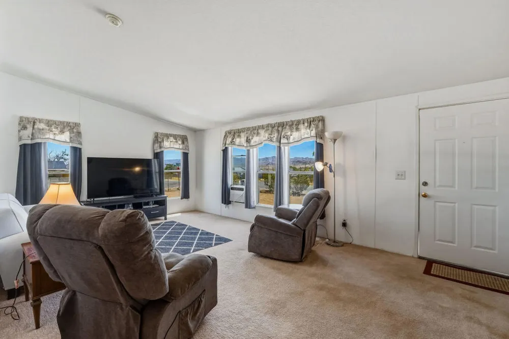 4634 Avenida La Manana Joshua Tree, CA 92252