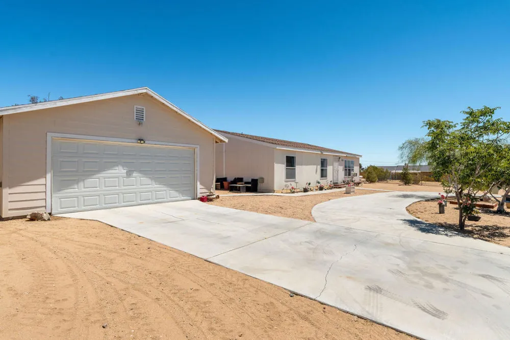 4634 Avenida La Manana Joshua Tree, CA 92252