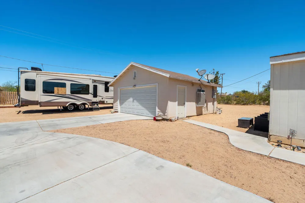 4634 Avenida La Manana Joshua Tree, CA 92252